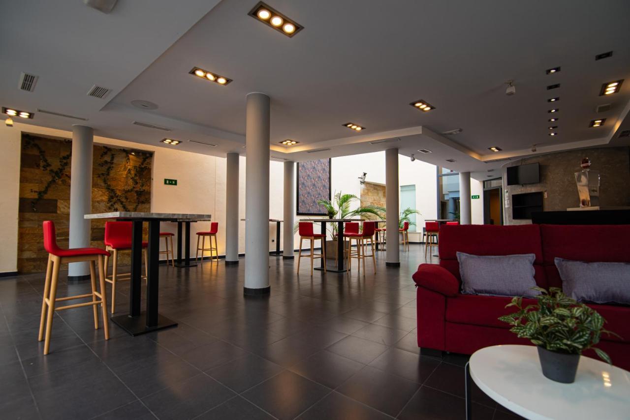 Hotel Los Nardos Чипиона Екстериор снимка