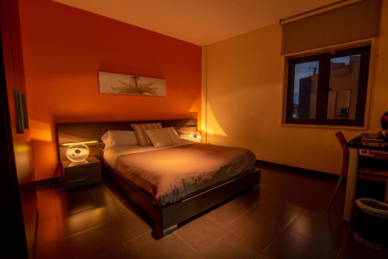 Hotel Los Nardos Чипиона Екстериор снимка