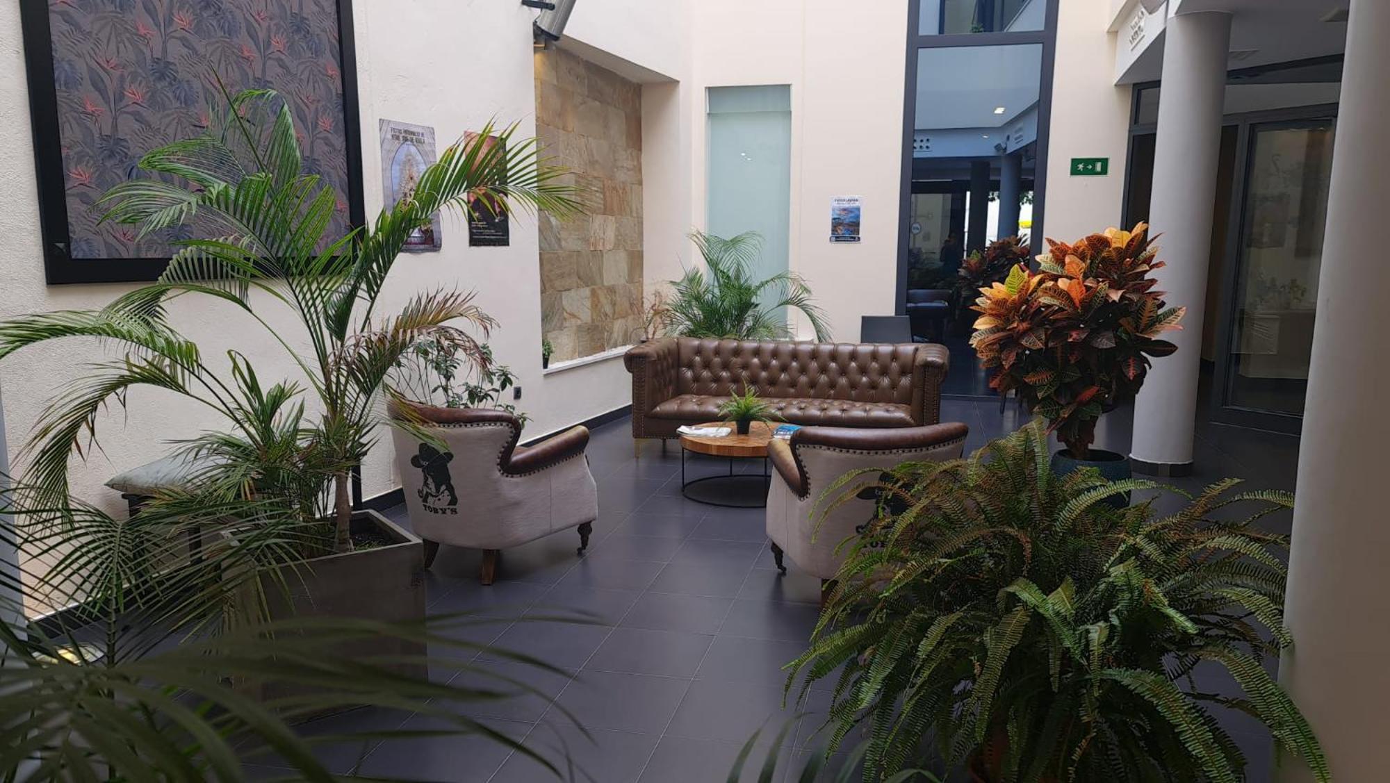 Hotel Los Nardos Чипиона Екстериор снимка