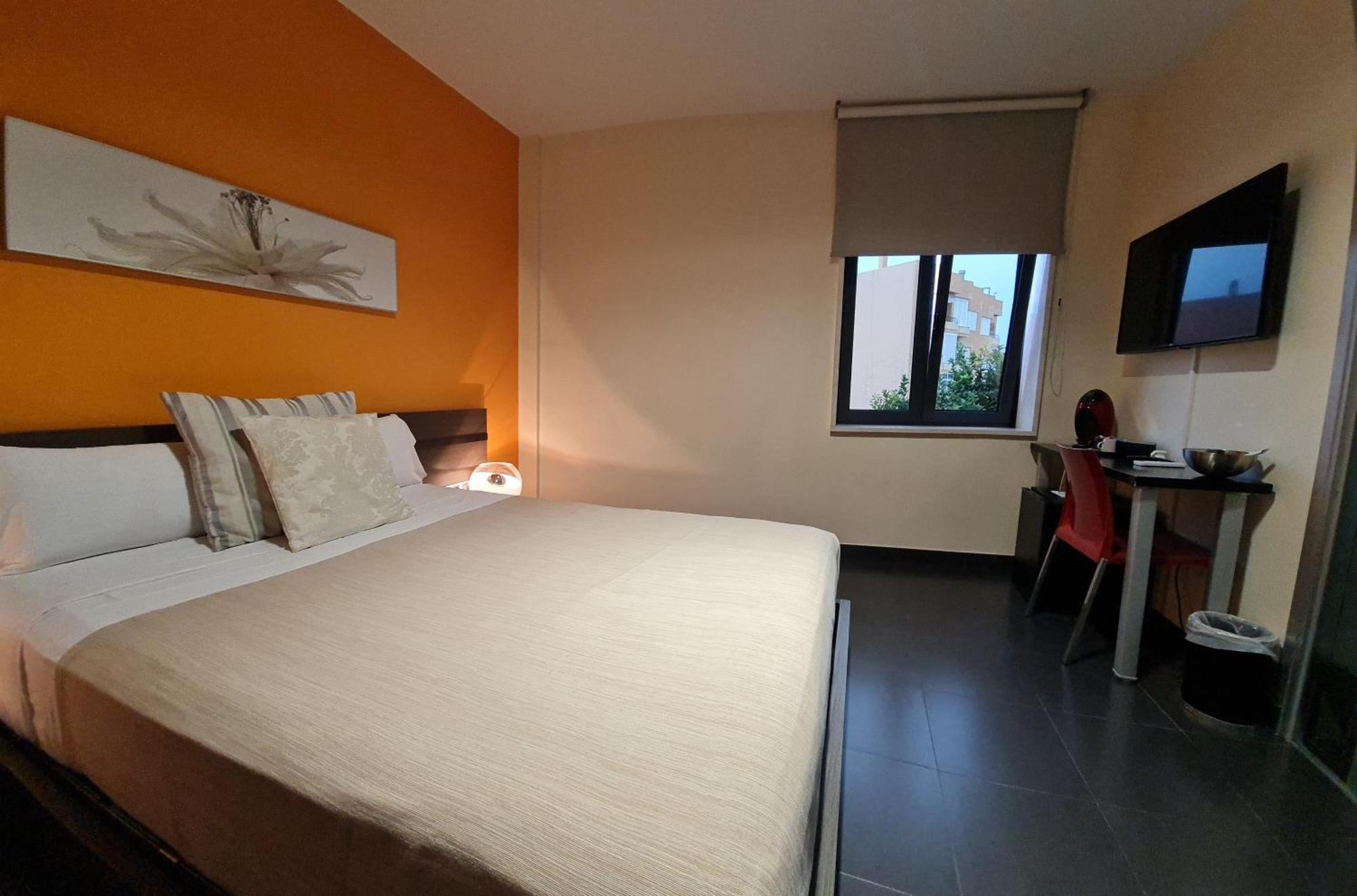 Hotel Los Nardos Чипиона Екстериор снимка