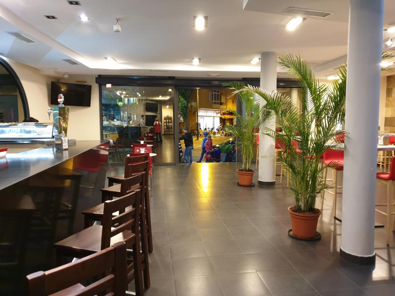 Hotel Los Nardos Чипиона Екстериор снимка